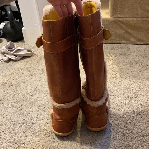 Beautiful Leather Boots - Picture 4 of 6